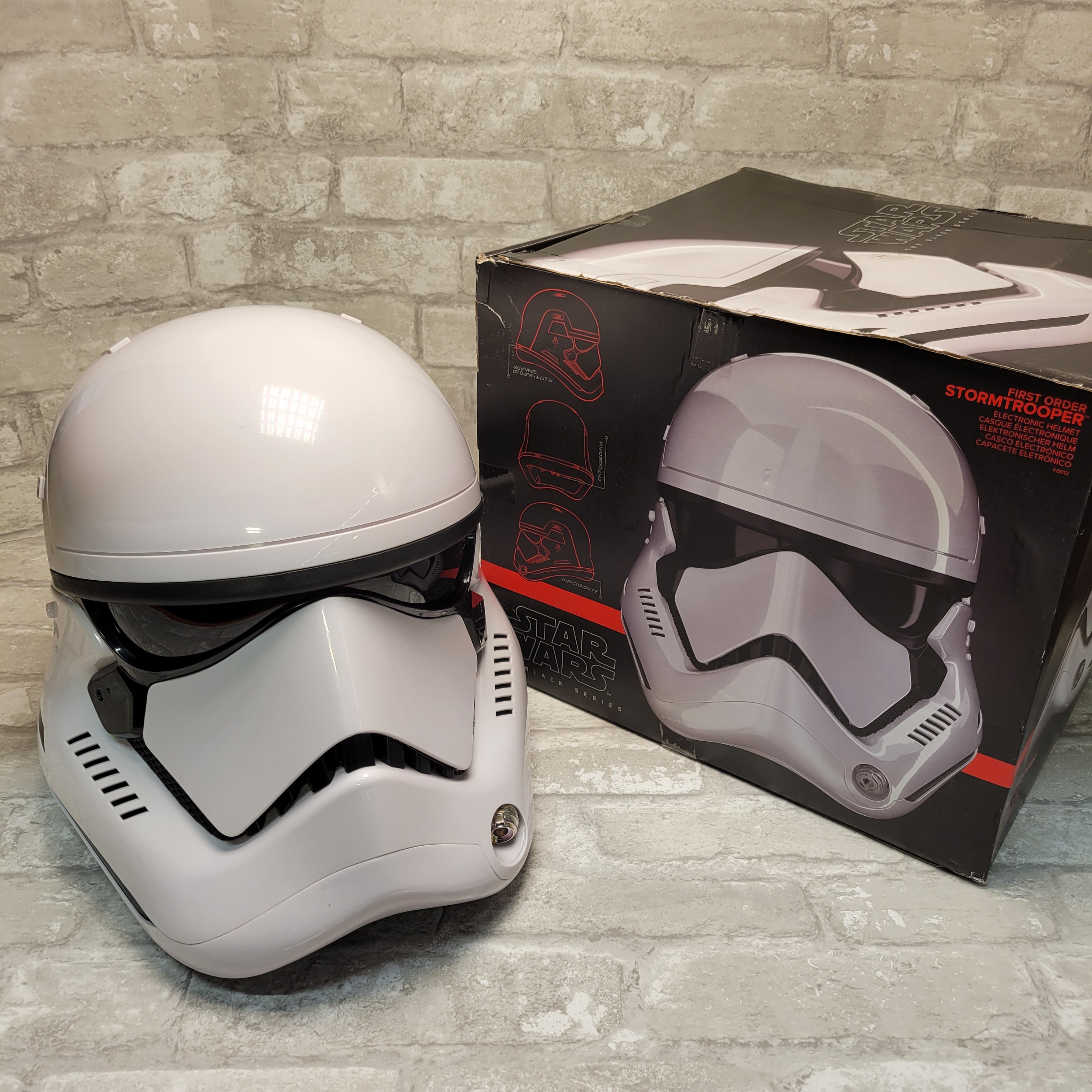 Star Wars The Black Series First Order Stormtrooper Electronic Helmet *DAMAGED* (7931537326318)